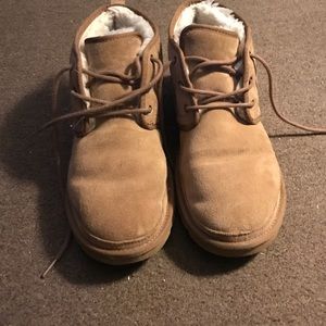 Like new Men's Neumel Uggs Classic Boot